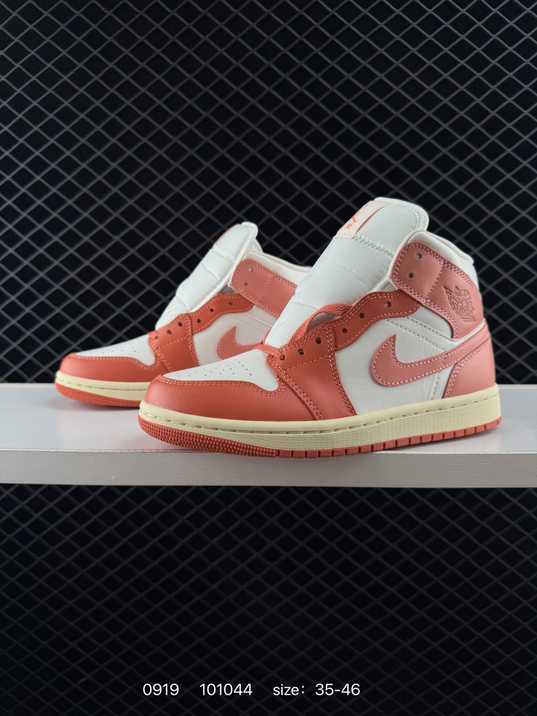 Air Jordan 1 Mid WMNS